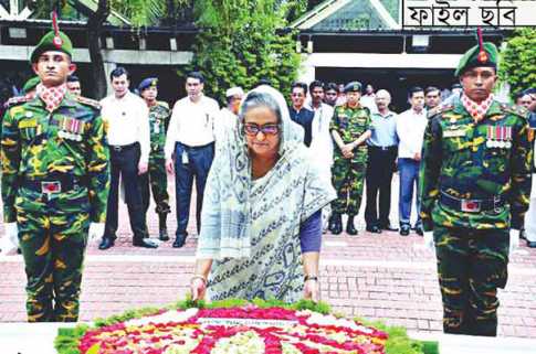 বঙ্গবন্ধুর সমাধিতে রাষ্ট্রপতি-প্রধানমন্ত্রীর শ্রদ্ধা